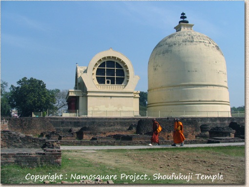 涅槃堂と仏塔　The Parinirvana Temple with the Parinirvana Stupa